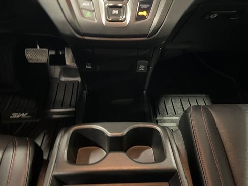 Used 2024 Honda Odyssey Sport image 13
