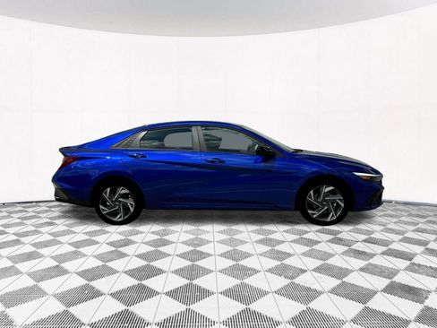 Used 2025 Hyundai Elantra Sport FWD image 14