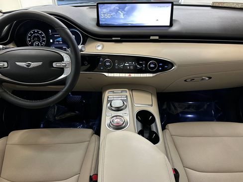 Used 2023 Genesis GV70 2.5T w/ Select Package image 16