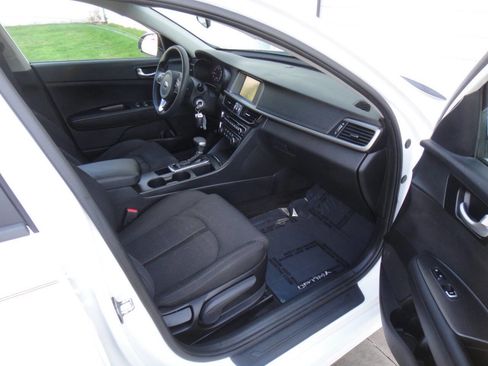 Used 2018 Kia Optima LX w/ 17" Alloy Wheels Package image 9
