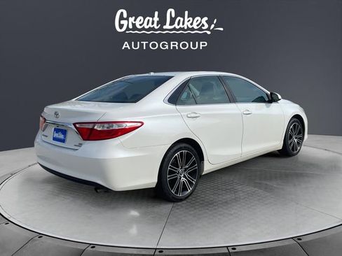 Used 2016 Toyota Camry SE image 5
