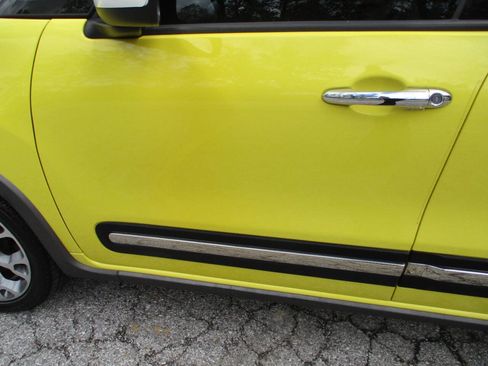 Used 2017 FIAT 500L Trekking w/ Premium Package FWD image 14