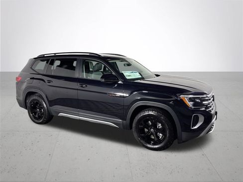New 2026 Volkswagen Atlas Peak Edition AWD/4WD image 4
