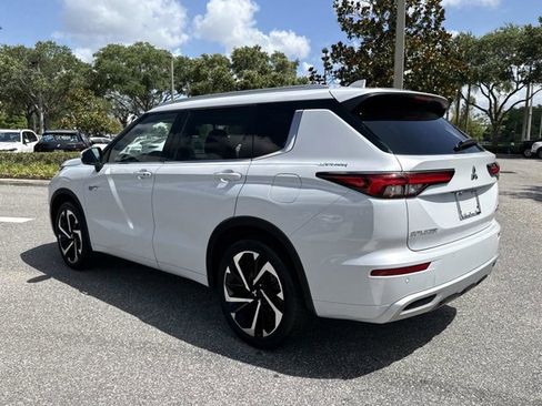 Used 2023 Mitsubishi Outlander SEL AWD/4WD image 5