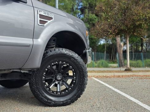 Used 2010 Ford F350 Lariat image 26