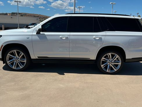 Used 2025 Cadillac Escalade Sport w/ Touring Package AWD/4WD image 2