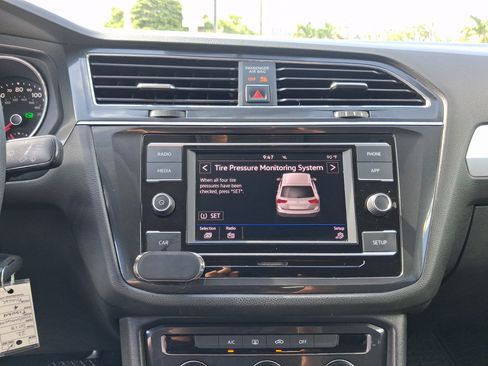 Used 2018 Volkswagen Tiguan S FWD image 17