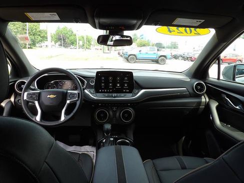 Used 2024 Chevrolet Blazer Premier w/ Enhanced Convenience Package AWD/4WD image 35
