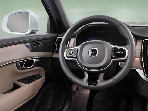 New 2026 Volvo XC90 B6 Plus image 14