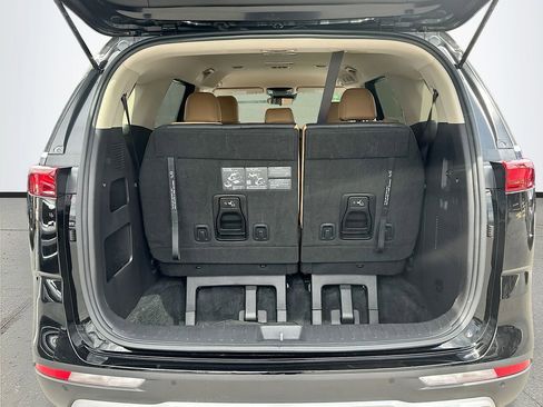 Used 2024 Kia Carnival LX FWD image 25
