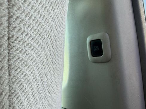 Used 2013 Toyota Sienna LE image 14