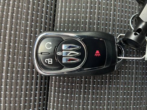 Used 2025 Buick Envista Preferred FWD image 19