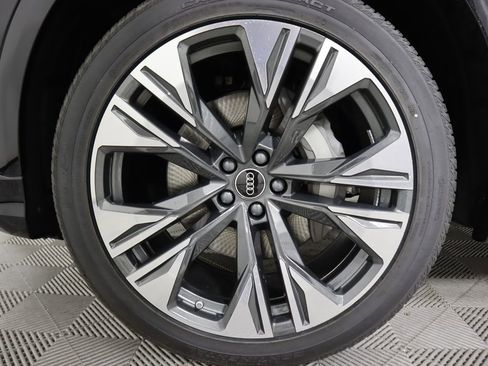 Used 2025 Audi Q8 Premium w/ Black Optic Package AWD/4WD image 32