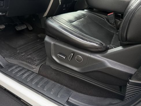 Used 2018 Ford F350 Lariat w/ Chrome Package AWD/4WD image 21