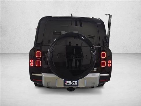 Certified 2023 Land Rover Defender 130 SE AWD/4WD image 6