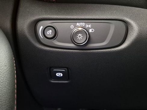 Used 2019 Chevrolet Blazer RS AWD/4WD image 16