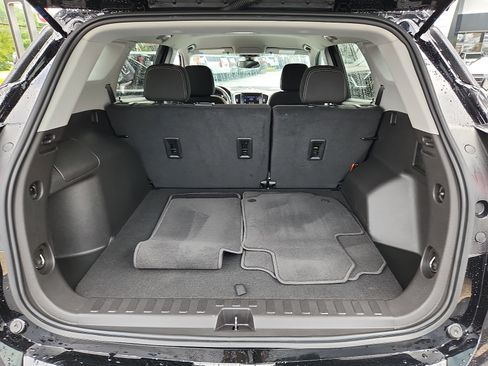 Used 2024 GMC Terrain SLE w/ Driver Convenience Package AWD/4WD image 28