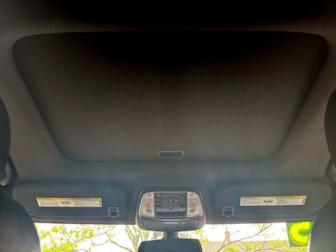 Used 2015 Jeep Grand Cherokee Altitude AWD/4WD image 29