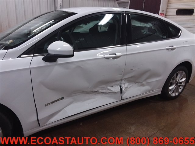 Used 2019 Ford Fusion SE FWD image 16