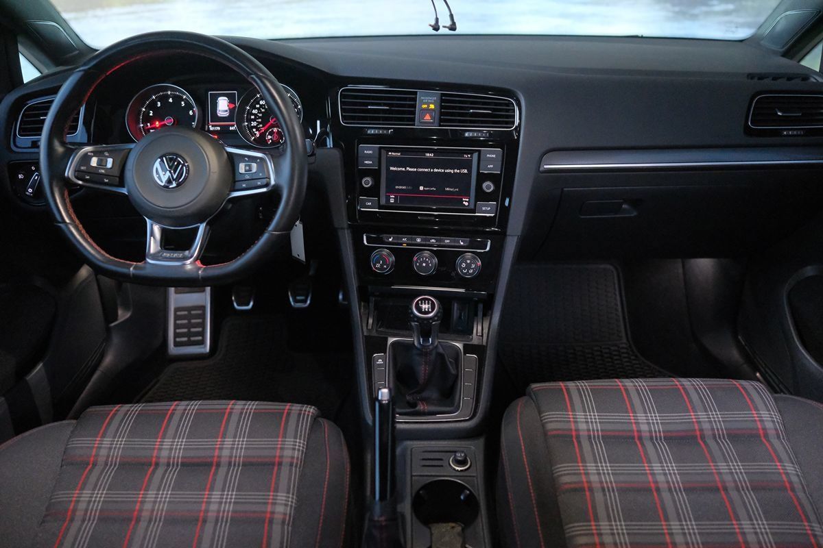 Used 2018 Volkswagen GTI S FWD image 19
