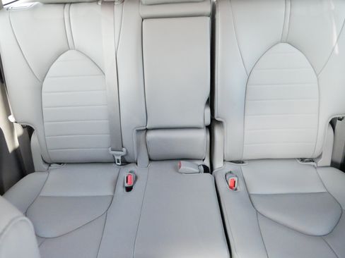 Certified 2025 Toyota Highlander XLE AWD/4WD image 13