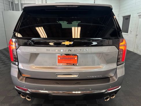 Used 2025 Chevrolet Suburban Premier AWD/4WD image 8