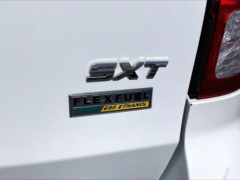 Used 2018 Dodge Grand Caravan SXT FWD image 32