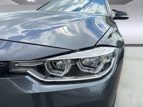 Used 2018 BMW 330i xDrive Sedan w/ Convenience Package AWD/4WD image 10