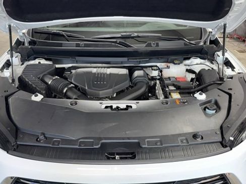 Used 2025 Buick Enclave Preferred image 10