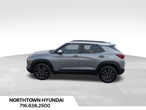 Used 2023 Chevrolet TrailBlazer ACTIV w/ Convenience Package image 2