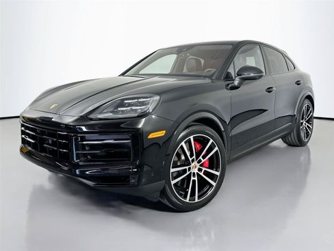 Certified 2025 Porsche Cayenne S AWD/4WD image 1