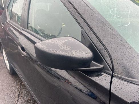 Used 2024 Nissan Kicks S image 5