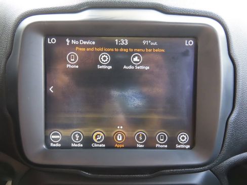 Used 2018 Jeep Renegade Latitude w/ UConnect 8.4 Nav Group FWD image 46