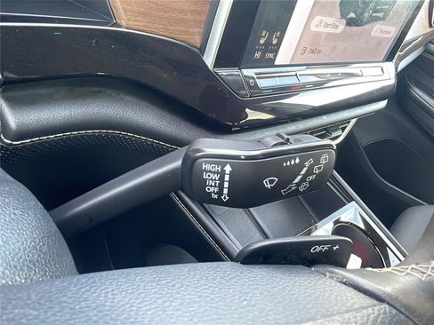 Used 2024 Volkswagen Atlas SE image 26