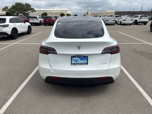 Used 2022 Tesla Model Y Performance image 4