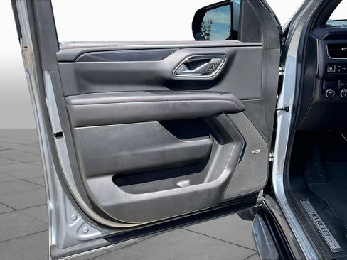 Used 2024 Chevrolet Suburban RST RWD image 21