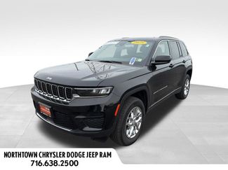 Certified 2025 Jeep Grand Cherokee Laredo AWD/4WD video 1