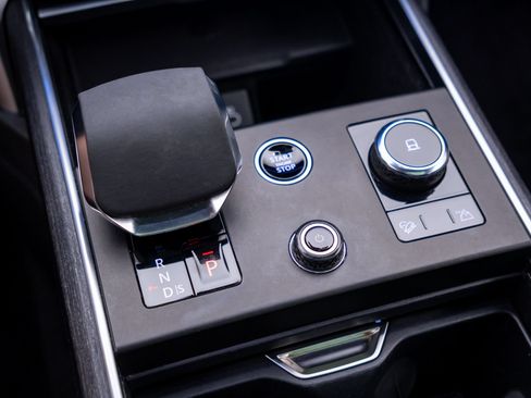Used 2023 Land Rover Range Rover Autobiography AWD/4WD image 27