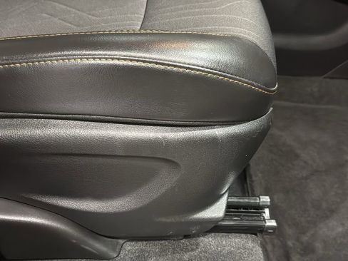 Used 2019 Chevrolet Trax LT w/ LT Convenience Package AWD/4WD image 13