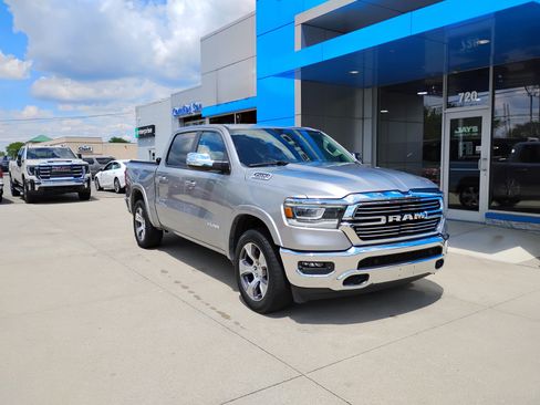 Used 2022 RAM 1500 Laramie AWD/4WD image 3