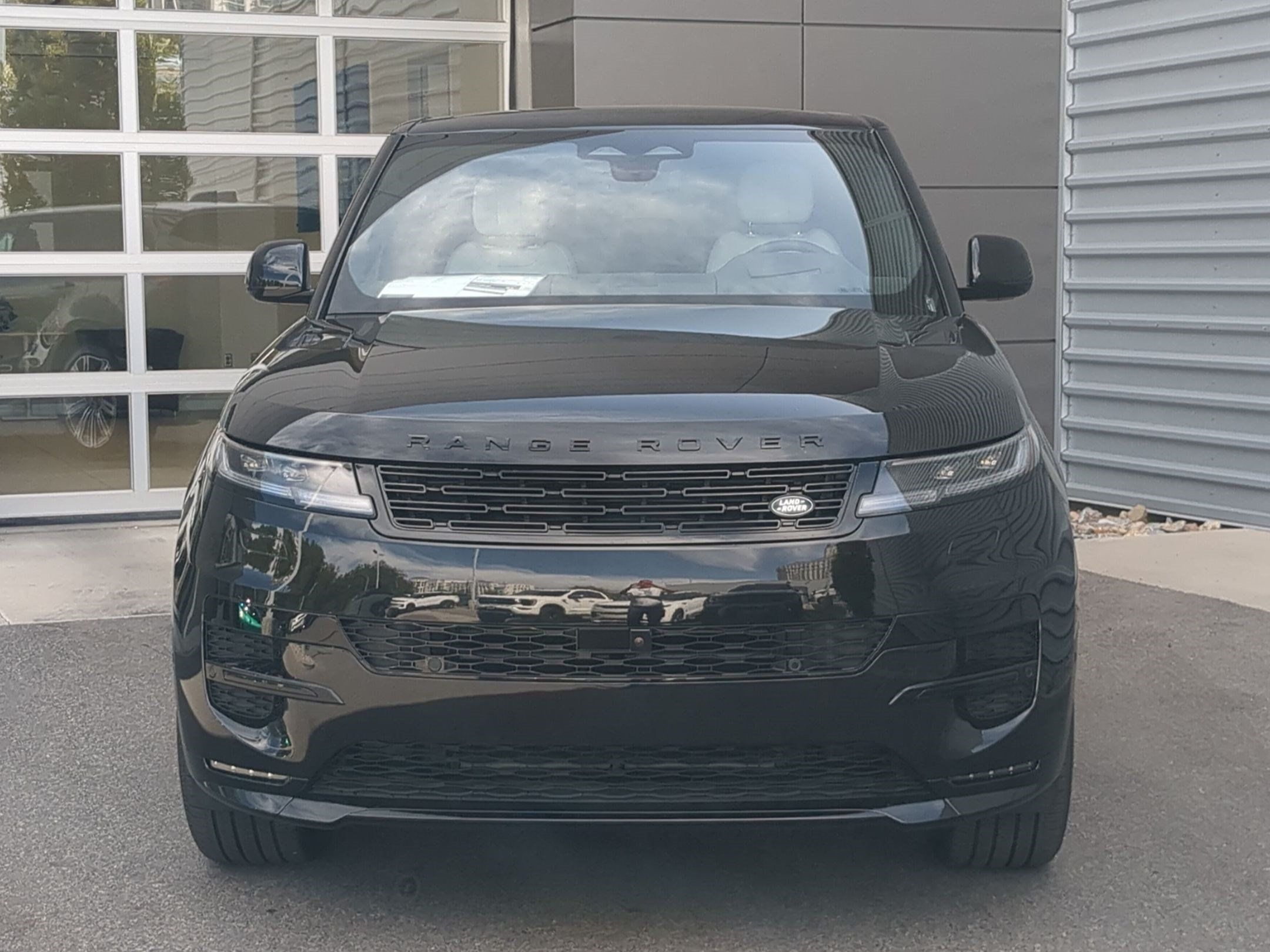 New 2026 Land Rover Range Rover Sport Dynamic SE AWD/4WD image 2