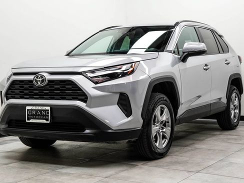 Used 2024 Toyota RAV4 XLE AWD/4WD image 10