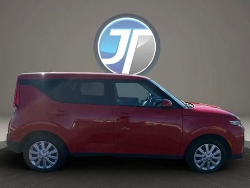 Used 2020 Kia Soul LX image 11