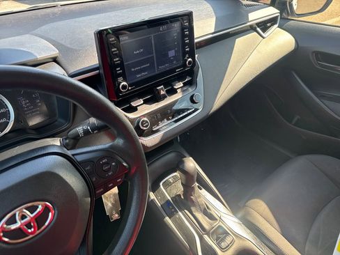 Used 2022 Toyota Corolla LE FWD image 21