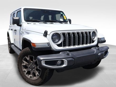 Used 2024 Jeep Wrangler Unlimited Sahara w/ Dual Top Group AWD/4WD image 9