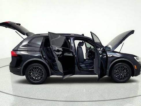 Used 2020 Volkswagen Tiguan SE R-Line FWD image 20