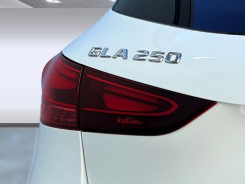 New 2025 Mercedes-Benz GLA 250 image 12