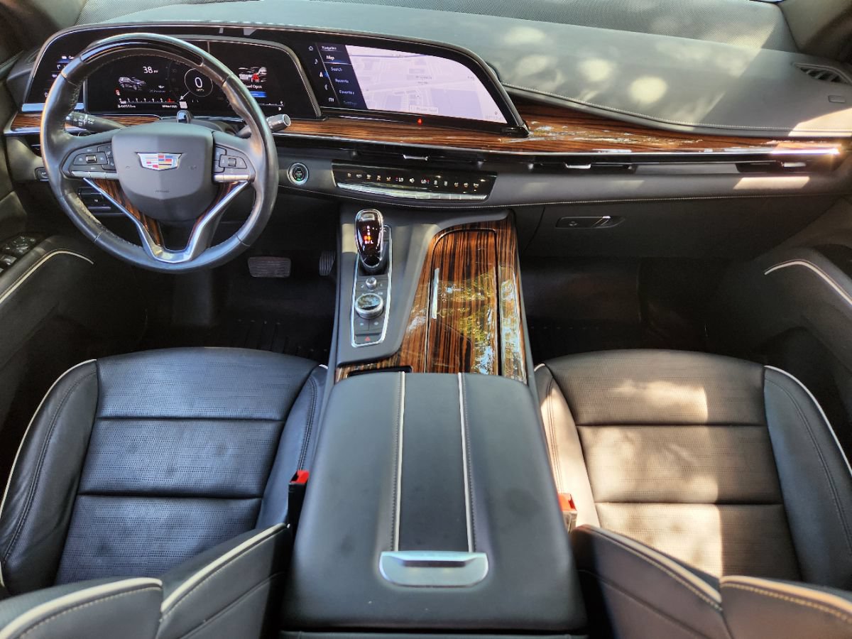 Used 2022 Cadillac Escalade ESV Premium Luxury w/ Performance Package AWD/4WD image 40