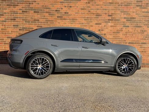 New 2025 Porsche Macan Electric RWD image 7
