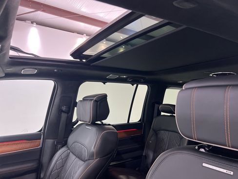 Used 2024 Jeep Grand Wagoneer L Series III image 17